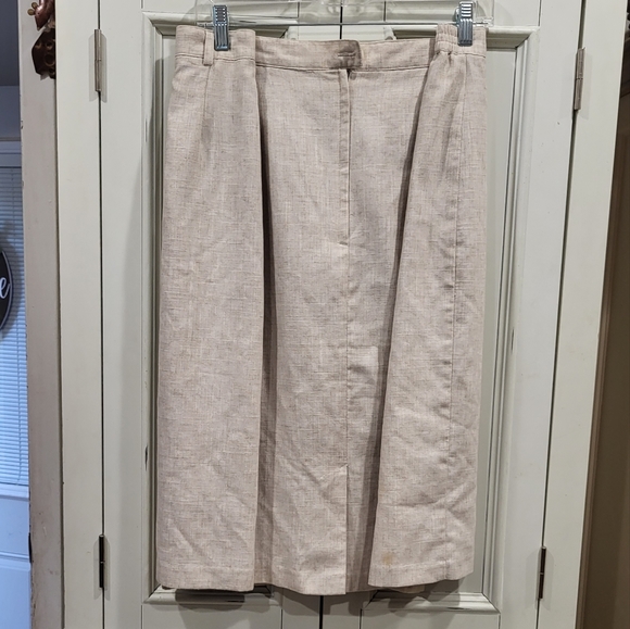 Sag Harbor Classic Linen lined skirt - Picture 2 of 3